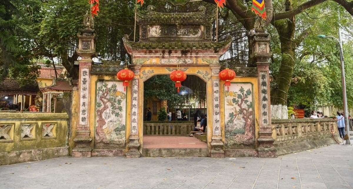 Đền cùng Giếng Ngọc