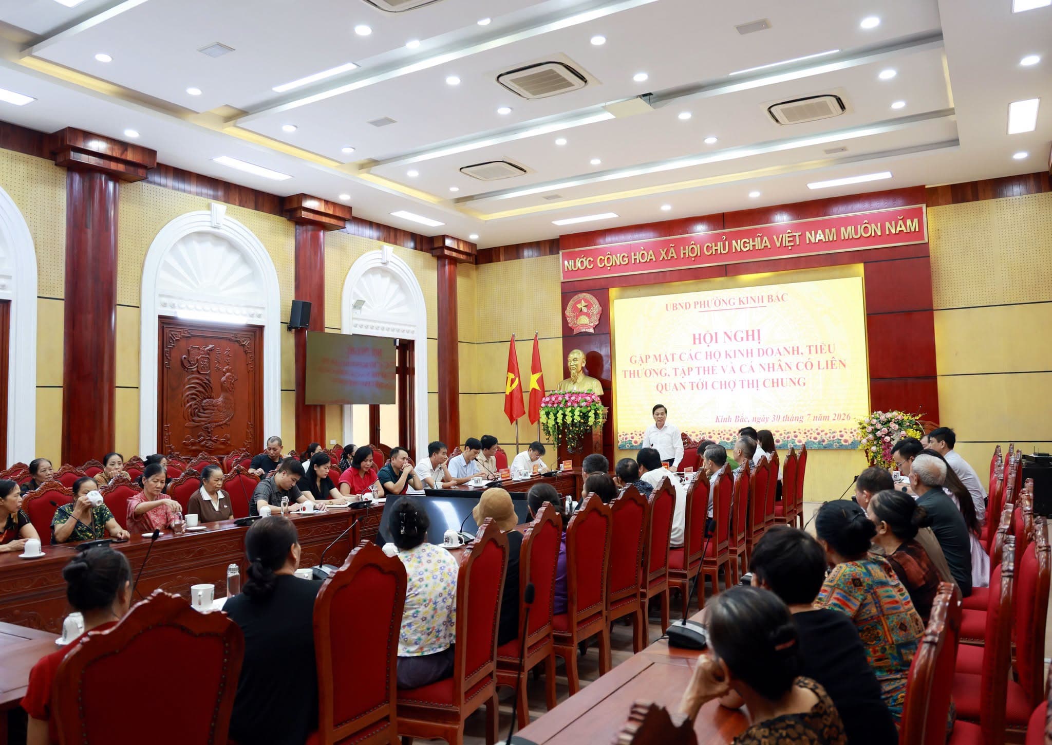 Chủ tịch UBND phường Kinh Bắc gặp mặt các hộ kinh doanh, tiểu thương chợ Thị Chung, tìm giải pháp tháo gỡ khó khăn
